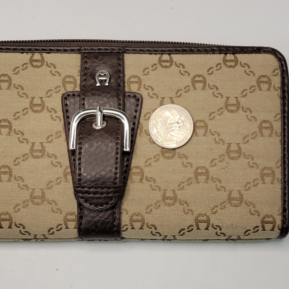 ▪︎New! Etienne Aigner Canvas Wallet - Picture 5 of 14
